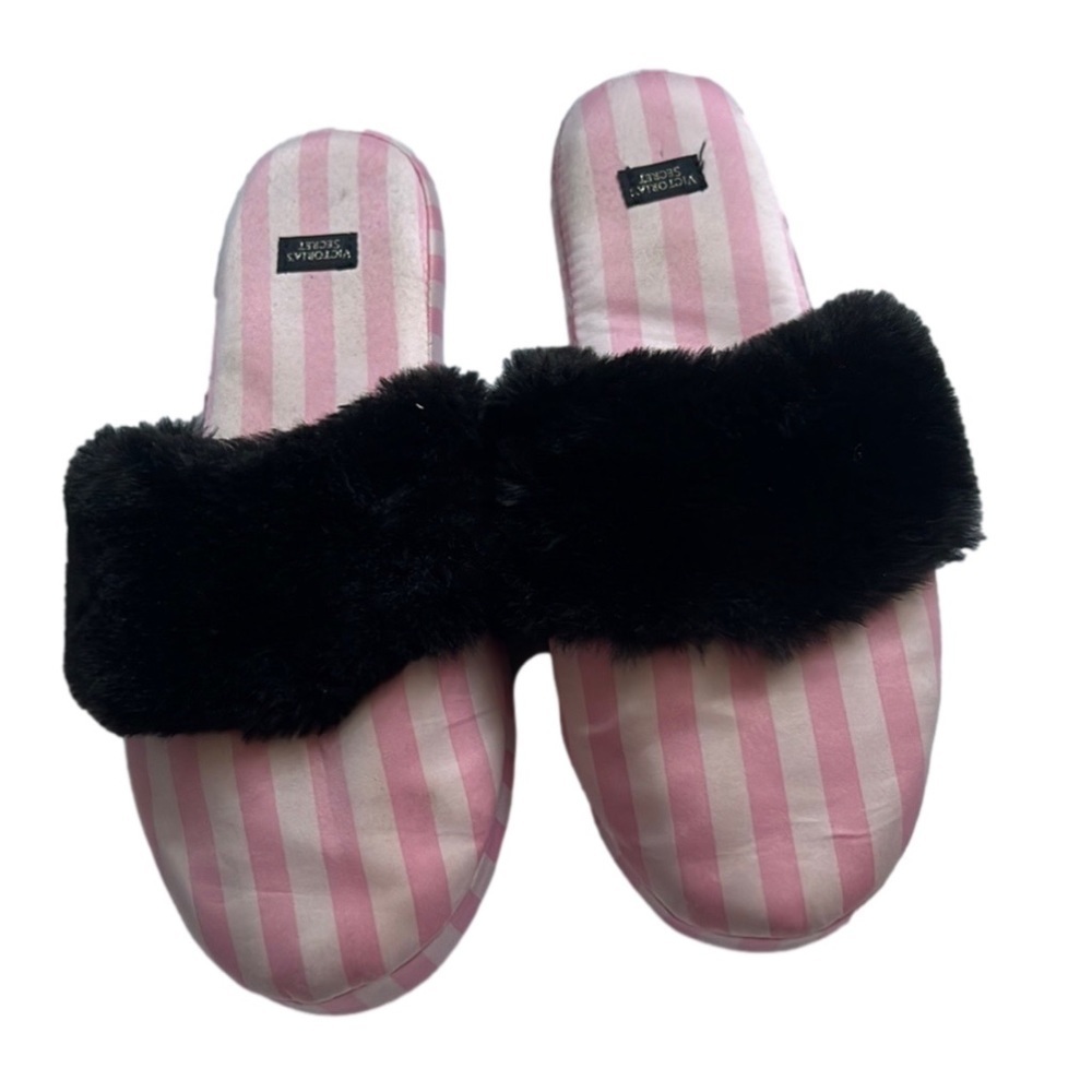 Victoria Secret’s CLASSIC SIGNATURE SATIN SLIPPERS SZ M